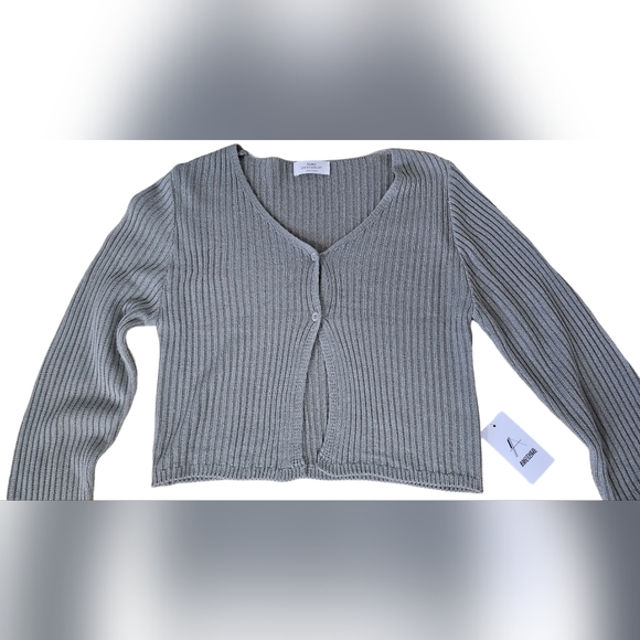 NWT cardigan - Picture 2 of 3